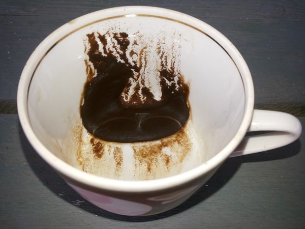 Kaffeesatz als eine Möglichkeit, Würmer zu gewinnen