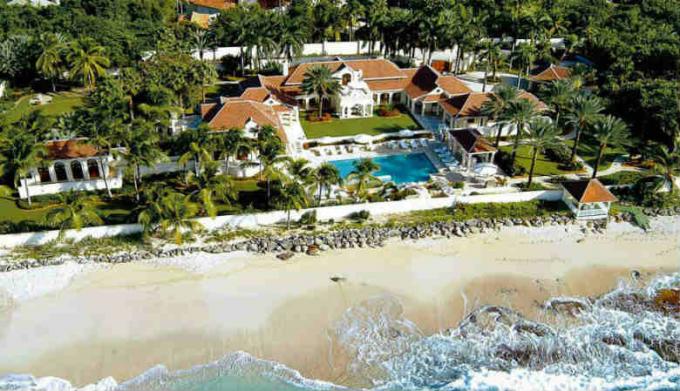 Le Chateau de Palmer in St. Maarten. 45 US-Präsident selbst, nennt diese Villa „eine der größten privaten Wohnsitze in der Welt.“ Mietpreis pro klopft 28000 amerikanisches Geld. Die Miete ist möglich, dass mindestens 5 Tage. (Bildquelle - Yandex-Bilder)