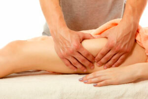 Lymphdrainage Massage: Nutzen und Gegenanzeigen, wie zu Hause zu tun