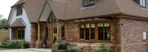 Eigenschaften Einbau von Fenstern in dem Stein und Holz Holzhäuser