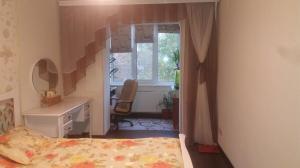 Replan Schlafzimmer, den Raum durch den Balkon und Gesamtfunktionalität zu erhöhen