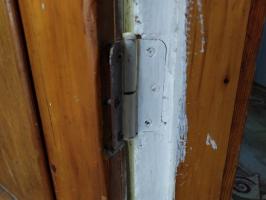 Häufiger Bruch von Türen und Fenstern, wie sie repariert werden