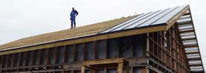 Die Montage der Dachnaht: Bedachungs pie Anordnung und Montage der Stehfalz Paneele