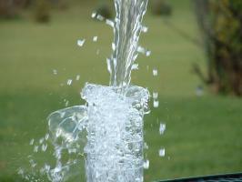 Lizenz für Wasser: in diesem Jahr um das Bohrloch zu legalisieren oder gut
